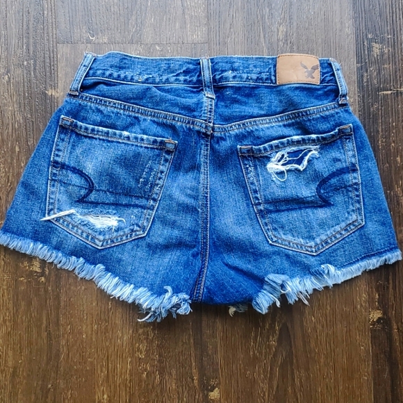🦋AMERICAN EAGLE VINTAGE HIRISE DENIM SHORTS🦋 - Picture 3 of 8